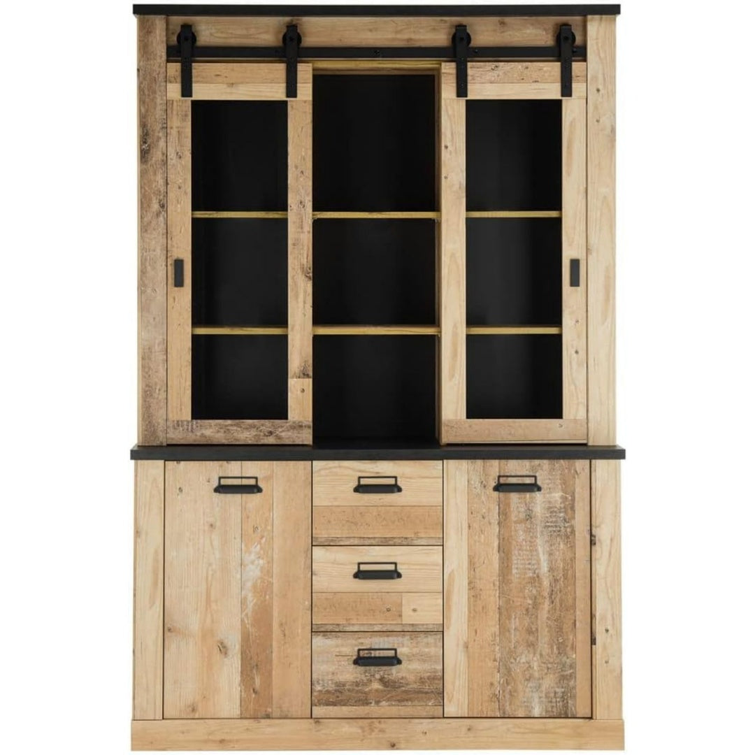 Schiebetueren und sanft schliessende Fronten an dem Sideboard