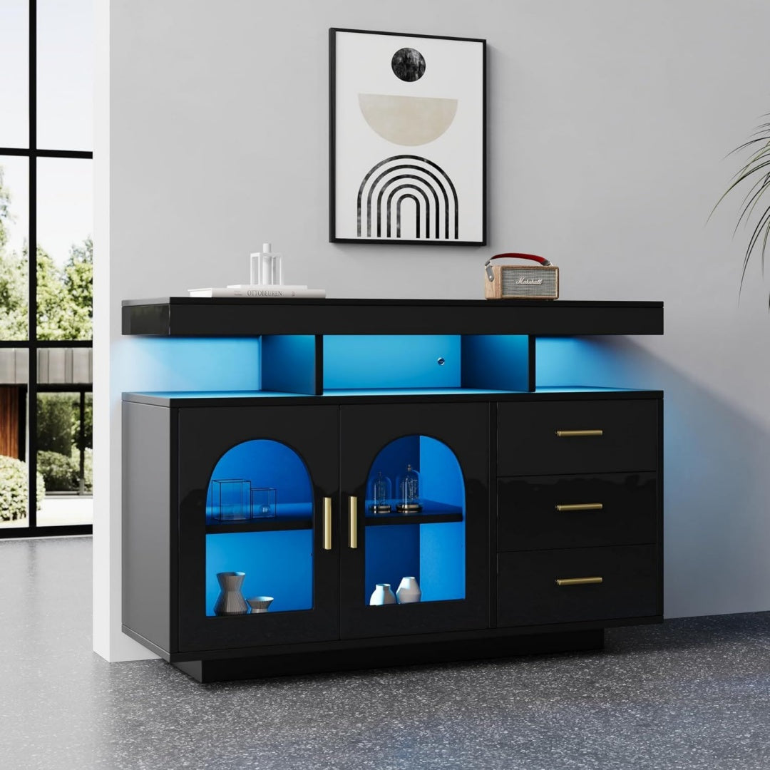 Sideboard mit 3 Schubladen und glaenzenden Oberflaechen