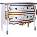 Reliefstrukturen an dem Sideboard mit den Massen 80 x 96 x 43 cm