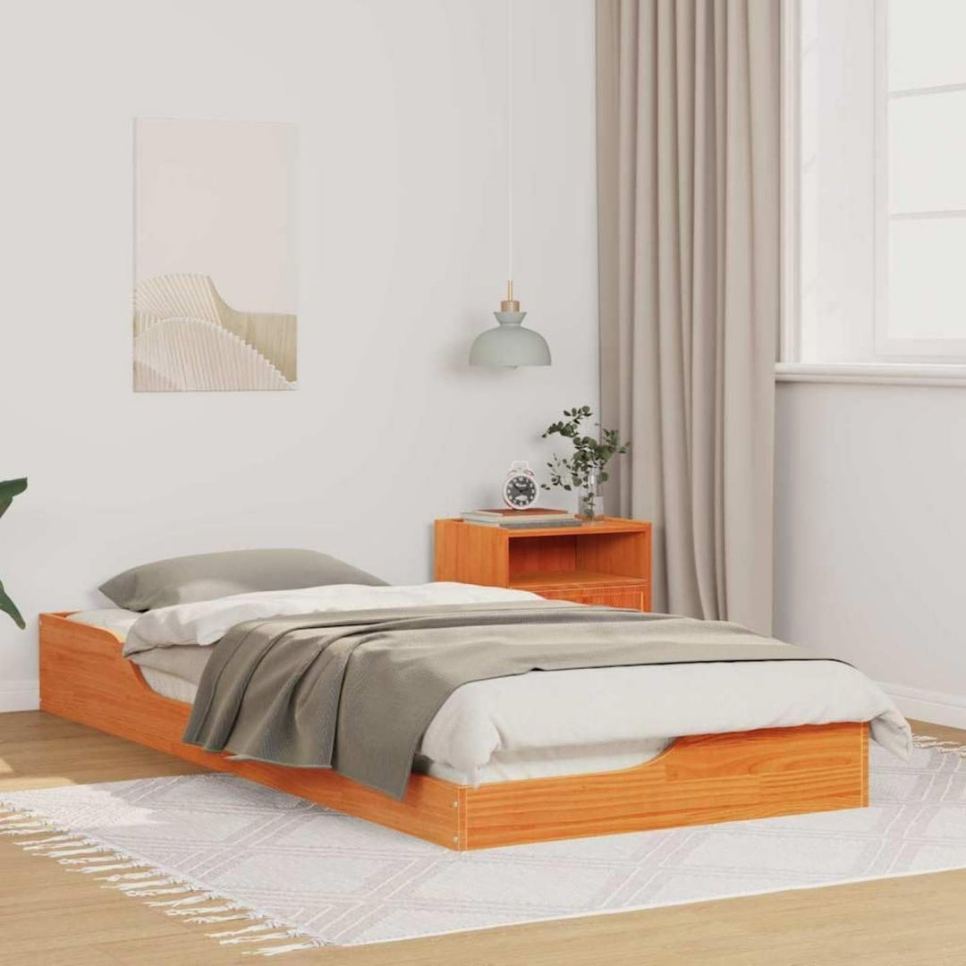 Bettgestell mit den Massen 80 x 210 cm in Naturbraun