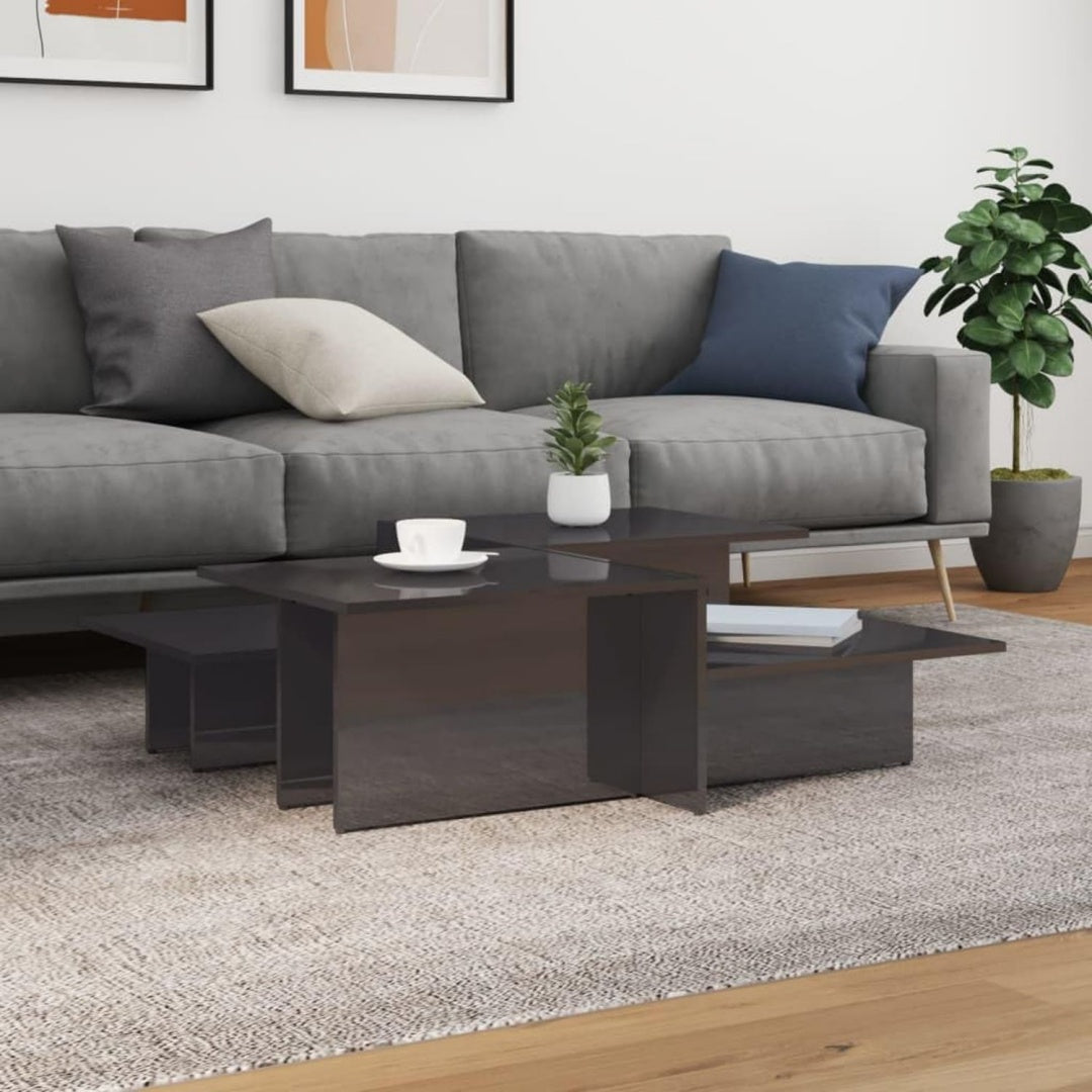 Glaenzende Oberflaechen an dem Couchtisch mit 111.5 x 50 x 33 cm