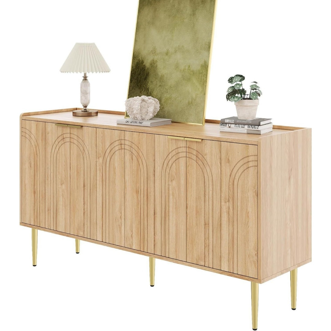 Sideboard mit sanft schliessenden Fronten und einem Metallgestell